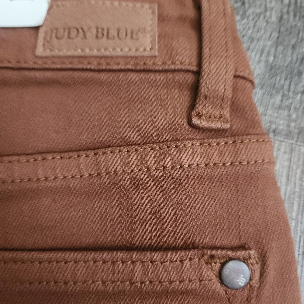 Judy Blue Denim Shorts Womens Small Brown Mid Rise Frayed Raw Hem JB150109 C